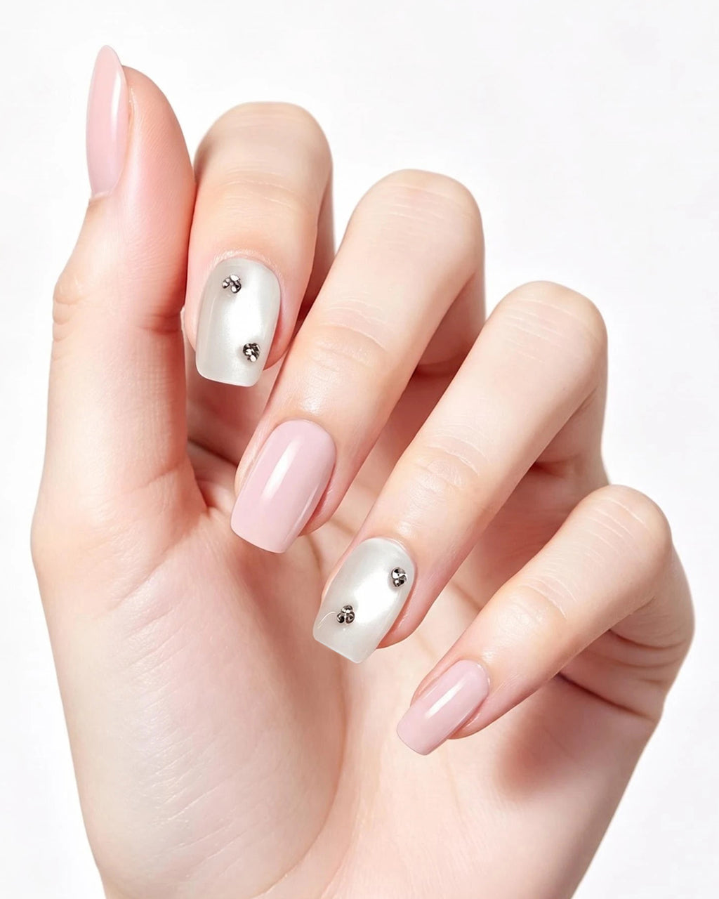Soft & Versatile | Handcrafted Pearl Cat-Eye & 3D Gold Accent Press-On Nails