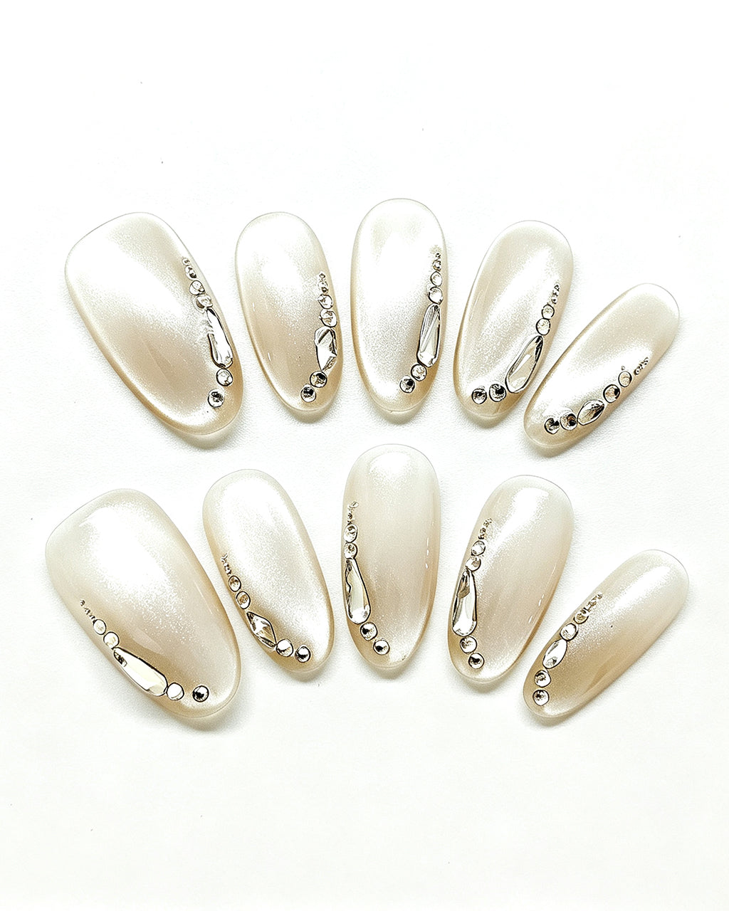 Silver Cat-Eye Crystal Chrome Nails | Handcrafted