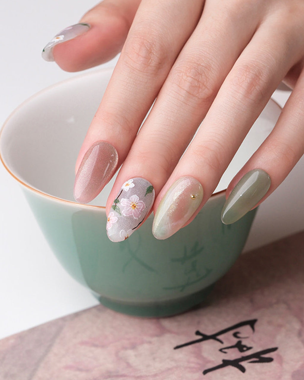 Jasmine Peach | Hand-Painted Floral & Cat Eye Press-On Nails